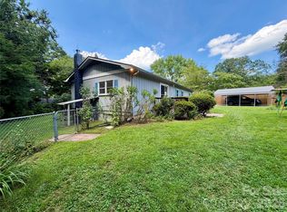 5 Dewberry Dr, Hendersonville, NC 28792