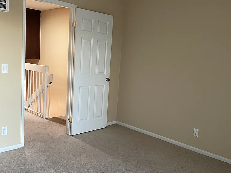 225 S Ventura Rd #100 — Photo 9