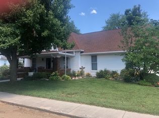 104 Hawk Ln, Oaktown, IN
