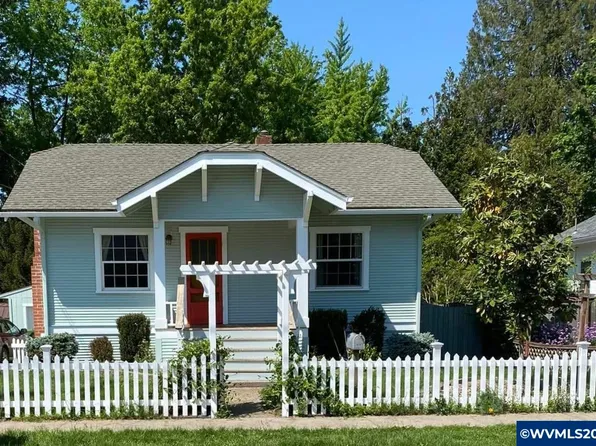 406 Silver St, Silverton, OR 97381