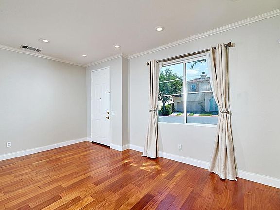 4th image of 402 Paseo Del Concho