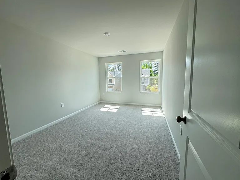 5719 Woodlawn Dr — Photo 12