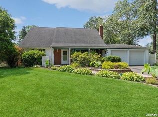 676 Hawkins Rd E, Coram, NY 11727