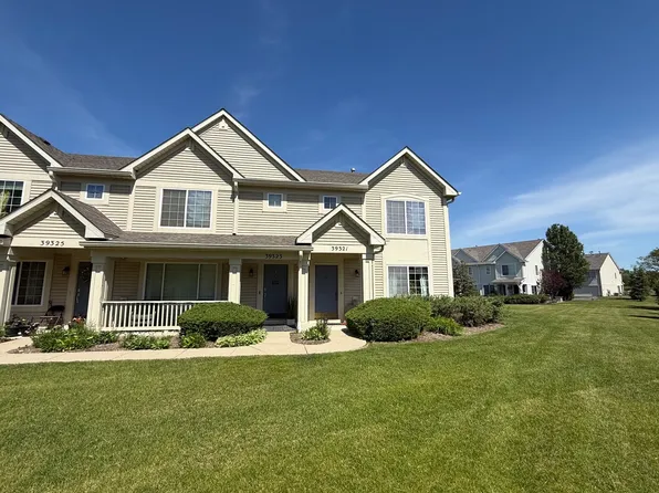 39321 N Melbourne Ct, Beach Park, IL 60083