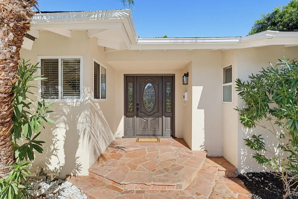 3 bed, 2.5 bath, 2202 sqft, $4,500 — Photo 2