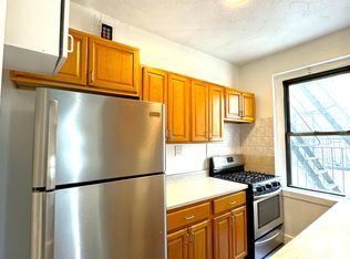21-06 35th St #4A, Astoria, NY 11105