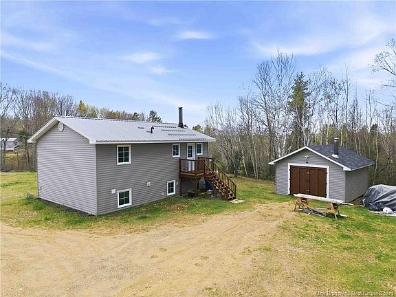 3rd image of 64 Holt Rd