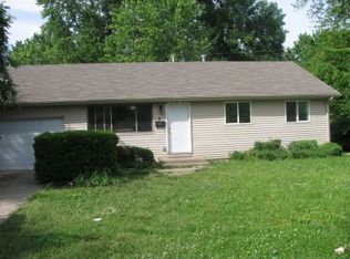 4 Rainbow View Ct, Urbana, IL 61802