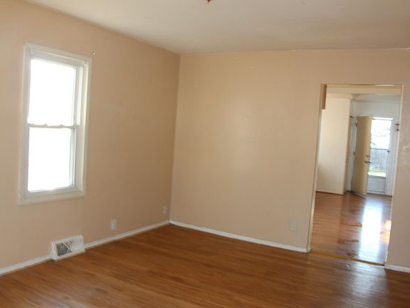 5th image of 30809 Palmer Blvd