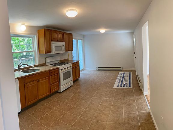 2nd image of 140 Sanderson Ave #140
