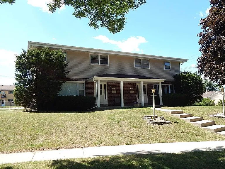 10409 W Grant St — Photo 6