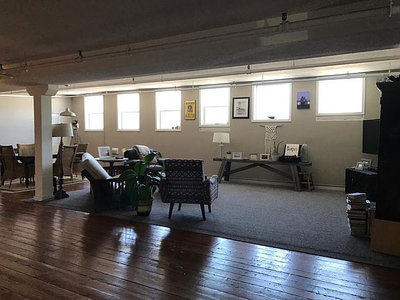 2nd image of 2822 A St #1
