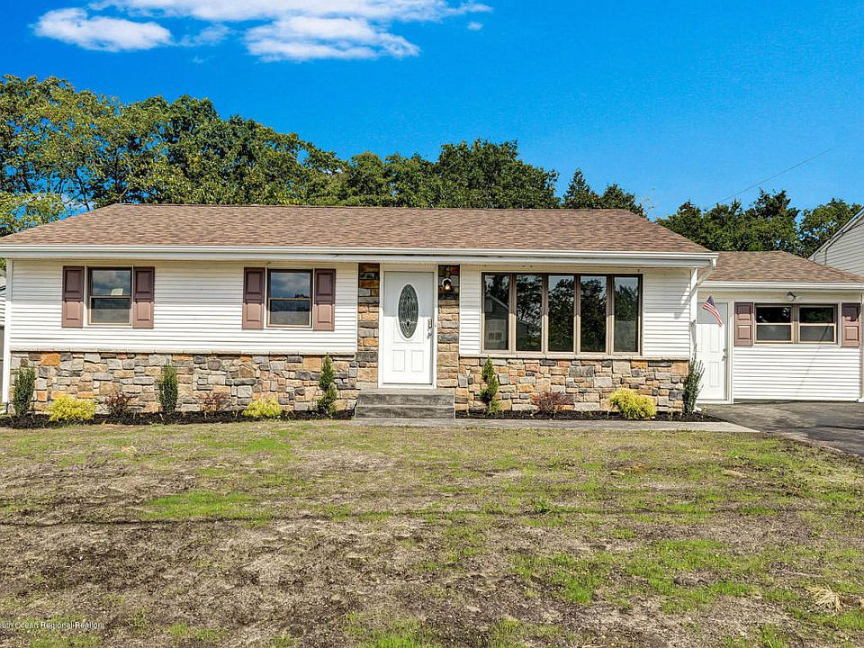 1st image of 84 Rosewood Dr