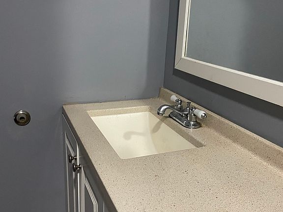 4th image of 1069 Quarry Ave NW #2