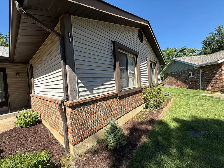 17 Hurstfield Ct — Photo 3