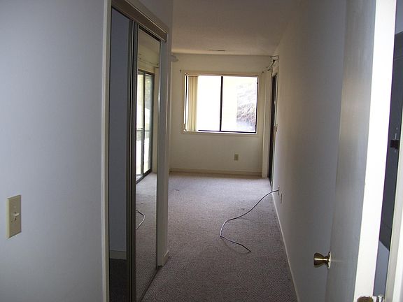 5th image of 1507 Military Cutoff Rd APT 112