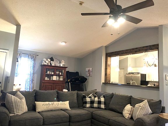 3rd image of 5947 Tennyson Dr