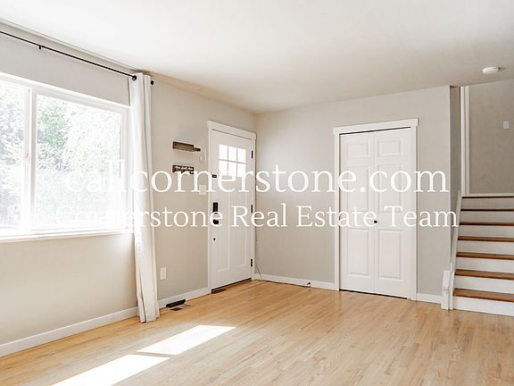 4th image of 610 Empress Cir