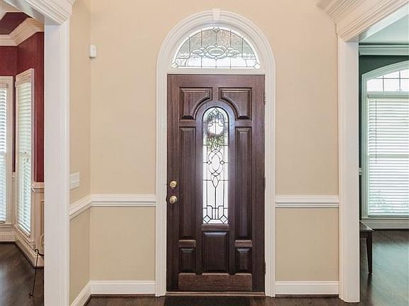 4th image of 5159 Lake Crest Cir