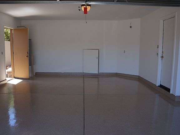 Garage epoxy floor