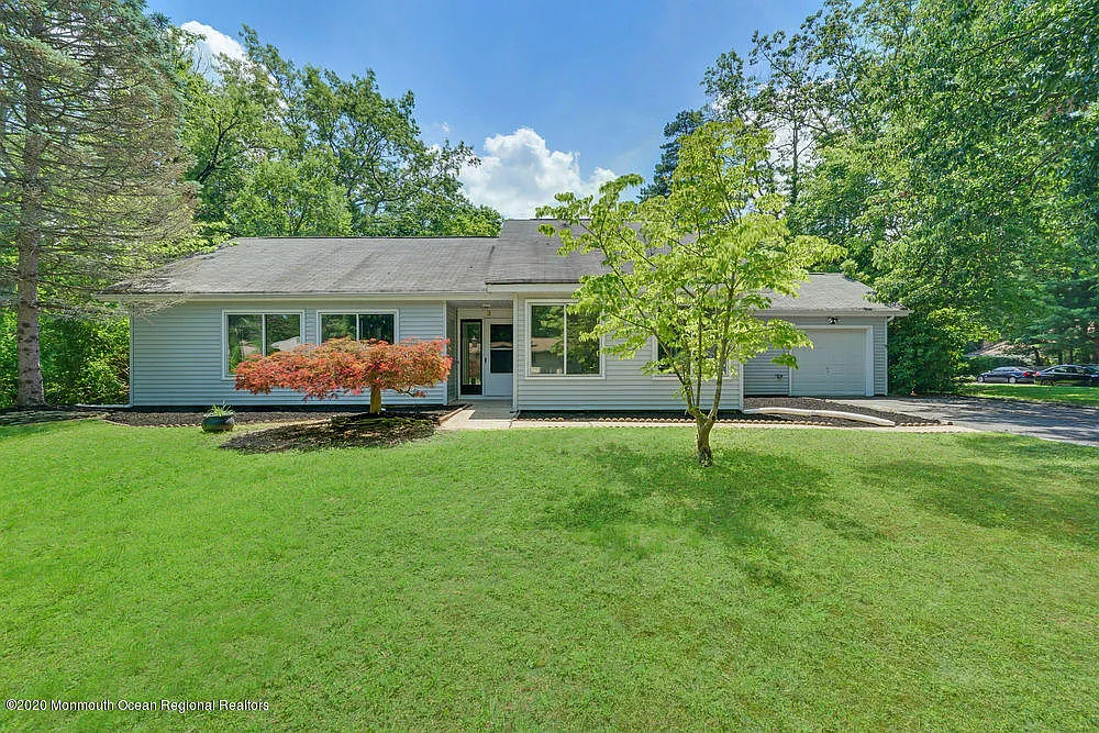 3 Buckingham Dr photo 1