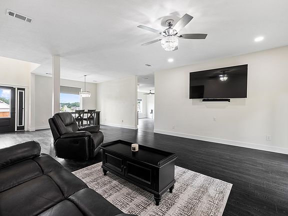 4th image of 8937 Wingate Dr