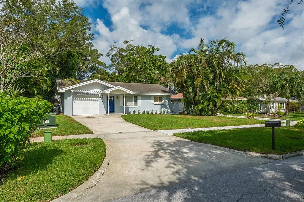 2 bed, 2.0 bath, 950 sqft, $2,600 — Photo 3