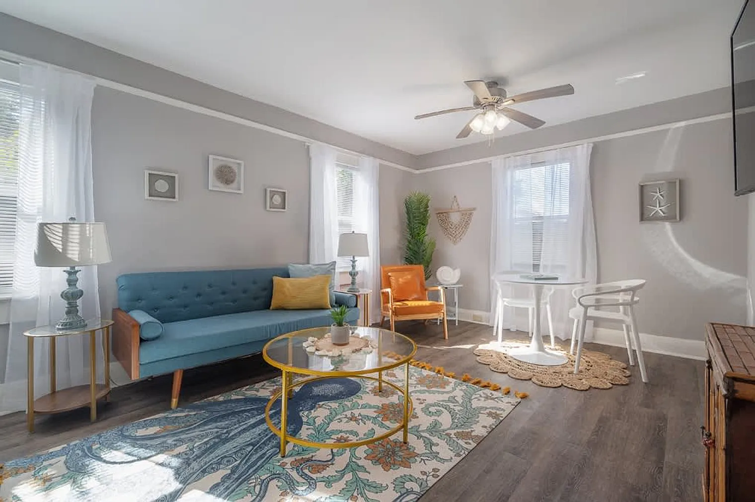 2 bed, 1.0 bath, 914 sqft, $3,050 — Photo 1