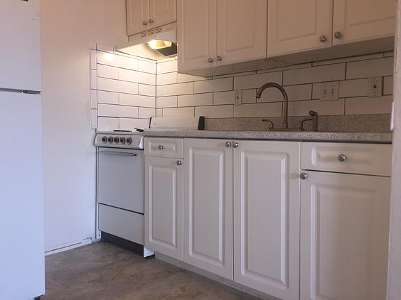 4th image of 2727 Hampton Ave APT 302