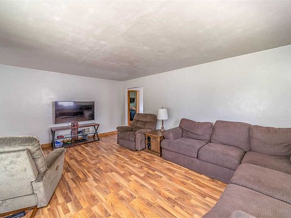 4th image of 741 Manitowoc St