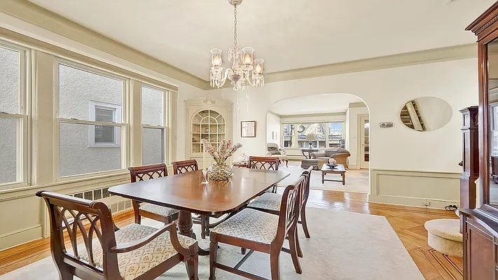 Sold by Remax Real Estate Professionals | media 15