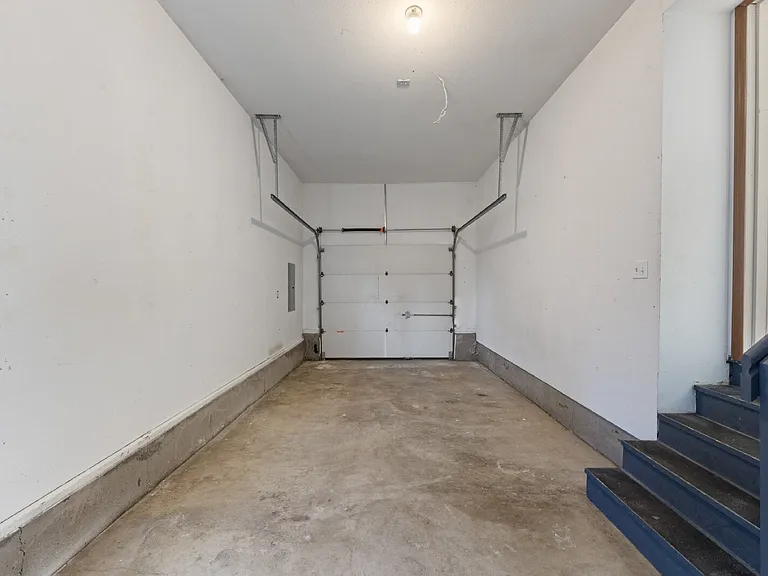 627 W Main St — Photo 27