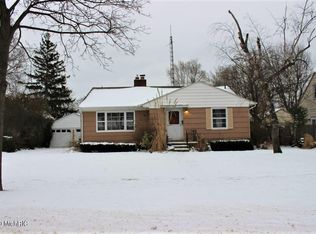 2886 Roosevelt Rd, Muskegon, MI 49441