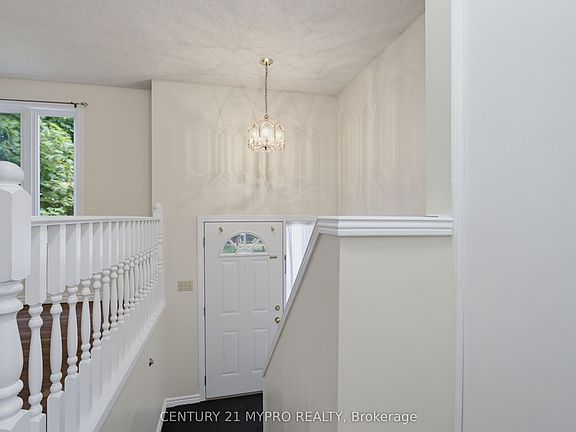 4th image of 143 Ardsley Cres