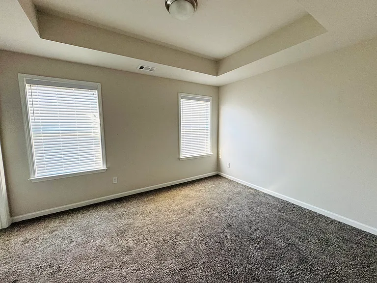 3716 Davis Cir — Photo 15