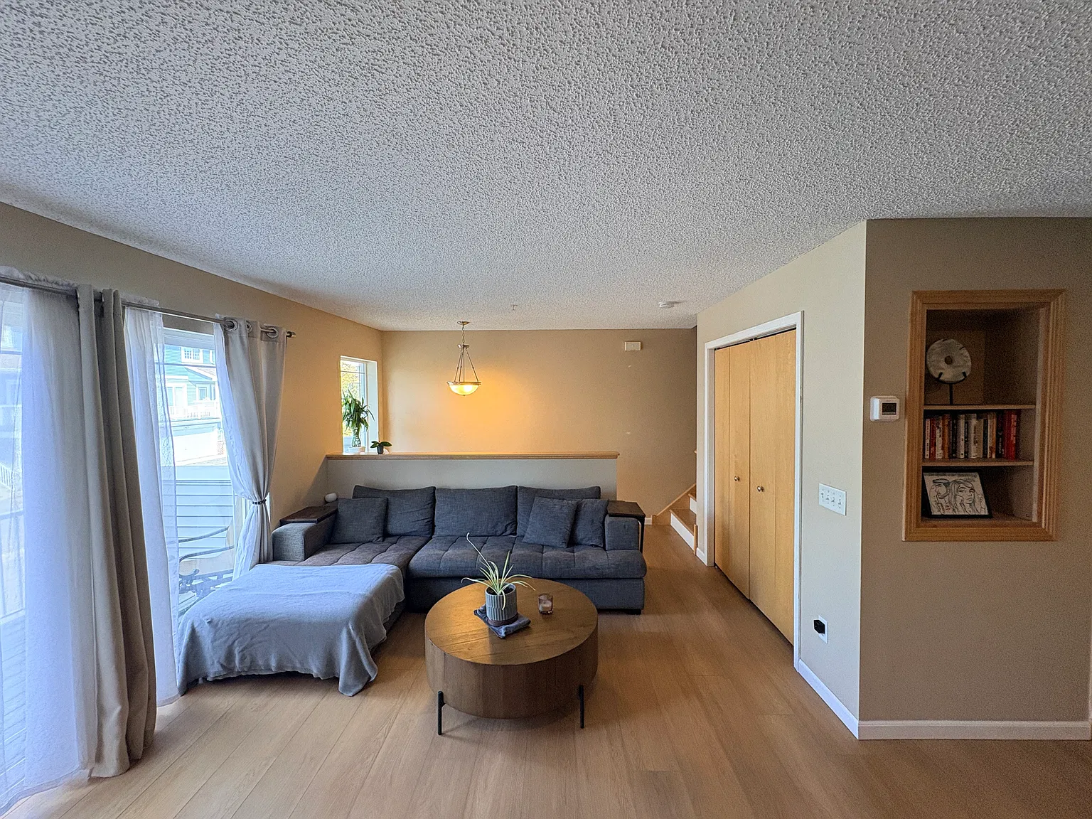 2 bed, 1344 sqft, $2,200 — Photo 3