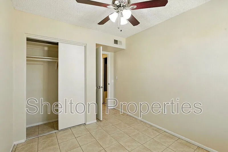 2 bed, 1.0 bath, 825 sqft, $1,249 — Photo 3