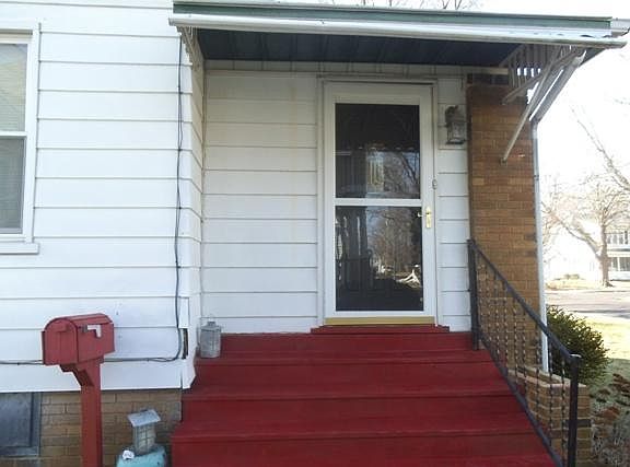 2nd image of 2008 W Kellogg Ave