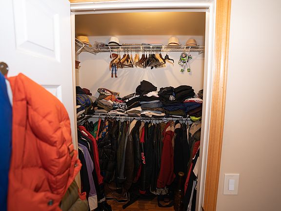 4th image of 53 Simmons Ln