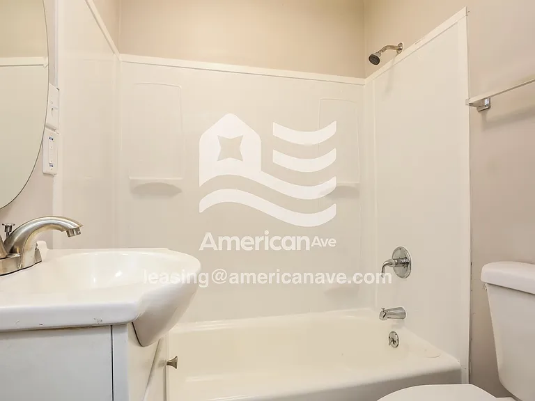 1268778_012_bathroom_13077304.jpg