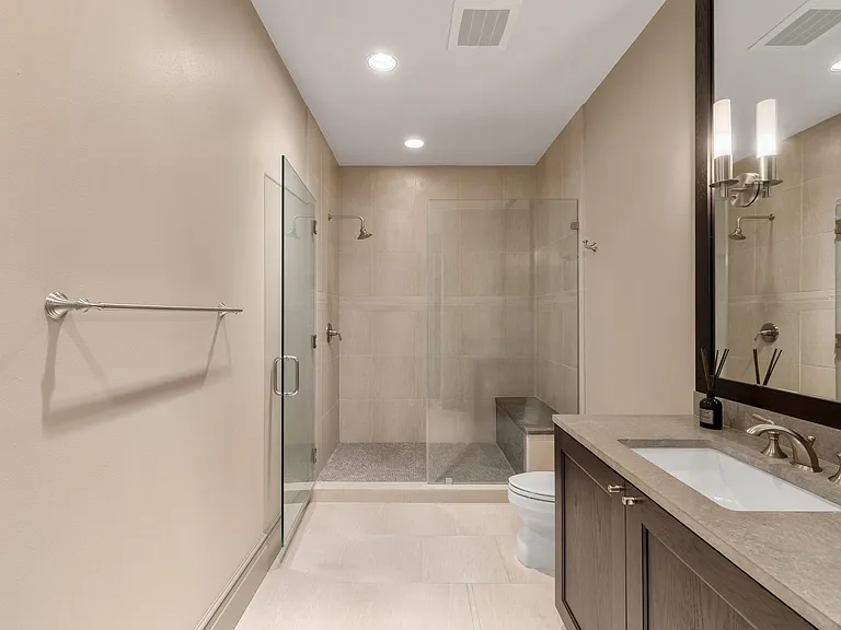 4242 Broadway #2002 — Photo 28