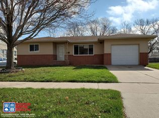 247 S Oak St, Grand Island, NE 68801