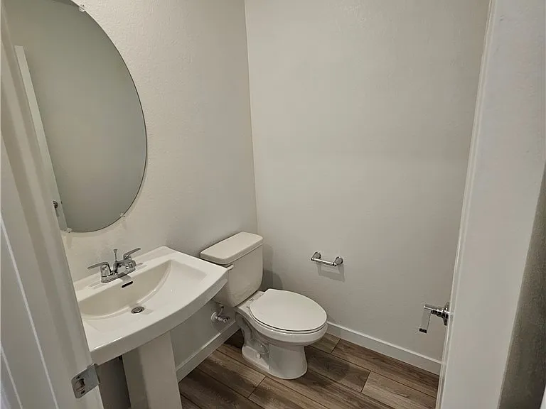 2112 Abraham Ave — Photo 3