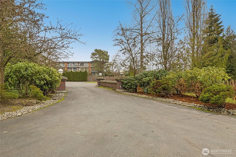 5th image of 2540 39th Avenue E #5