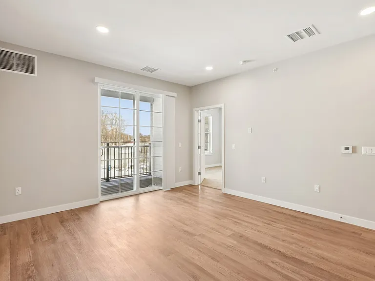 Berkshire Apartments — Photo 19