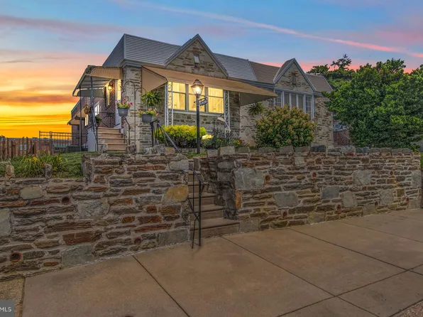 8920 Revere St, Philadelphia, PA 19152