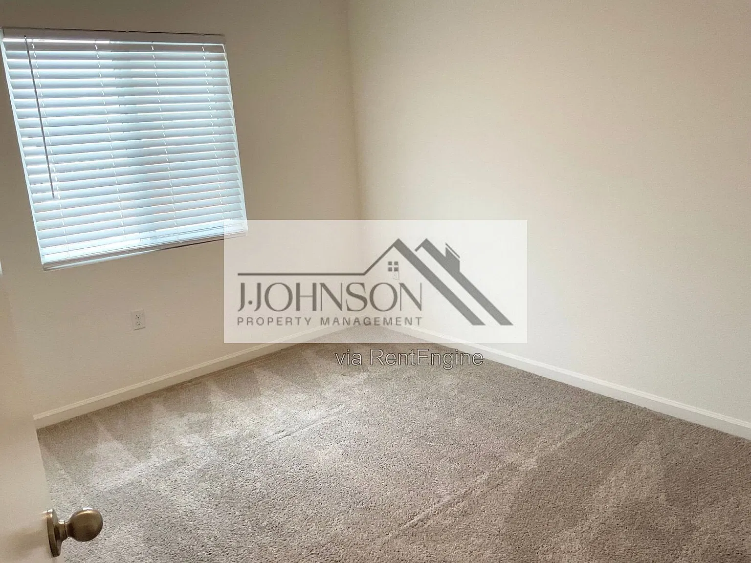 5 bed, 3.0 bath, 2537 sqft, $3,200 — Photo 4