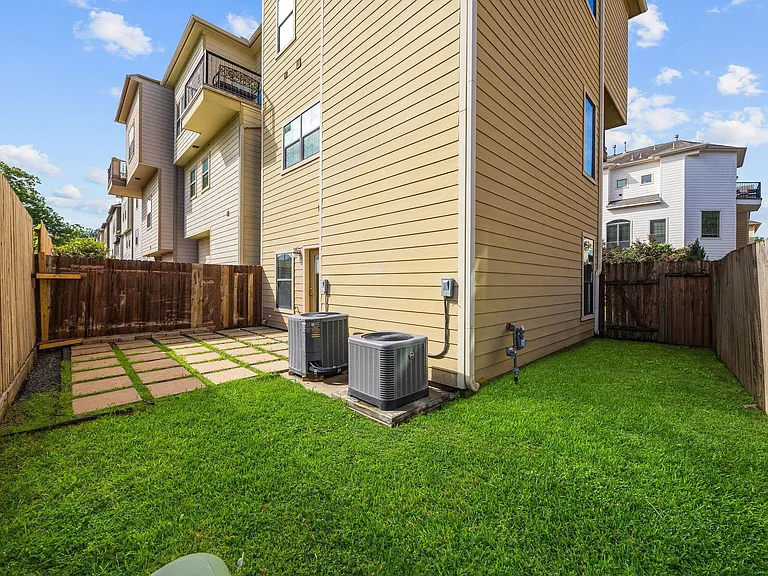 1146 Hempstead Villa Ln — Photo 3