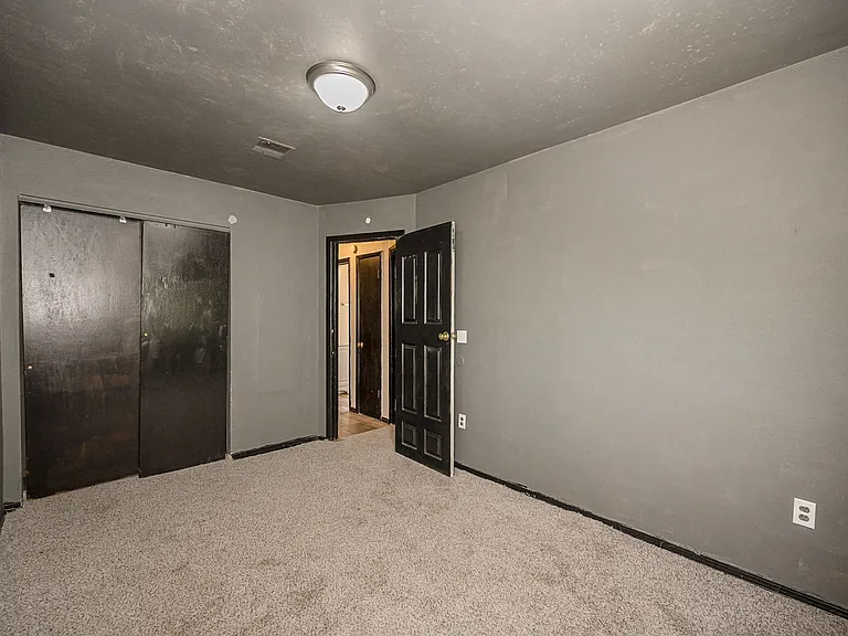 5715 Hodiamont Ave — Photo 9