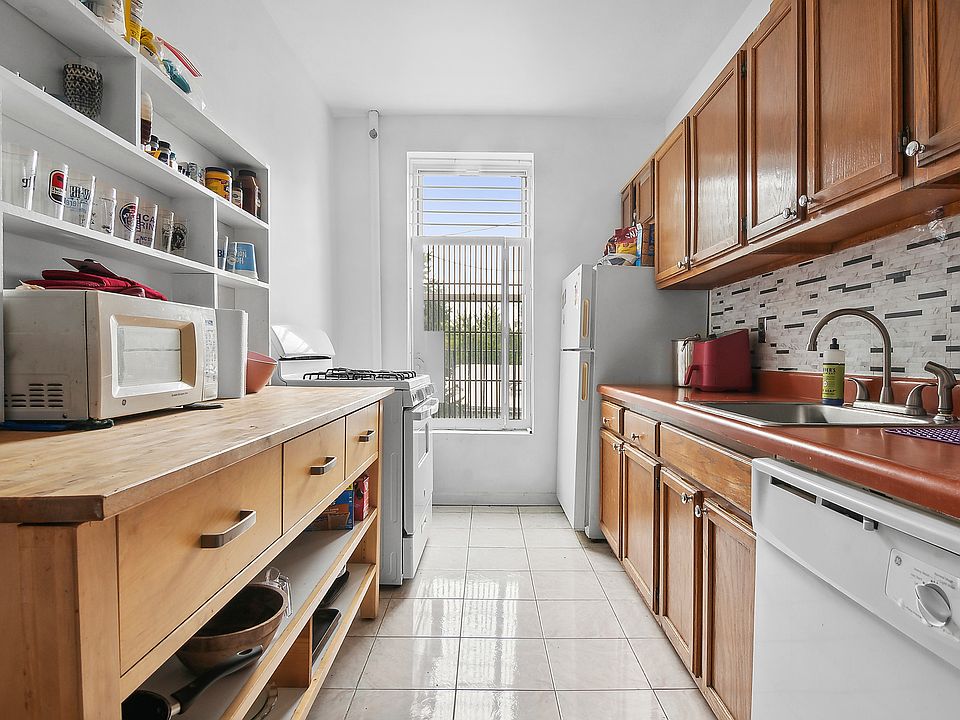 1st image of 476 12th St APT 4L